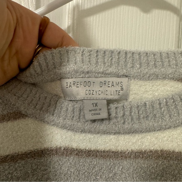 $118 Barefoot Dreams Cozychic Lite Striped Crewneck Sweater - Picture 2 of 3